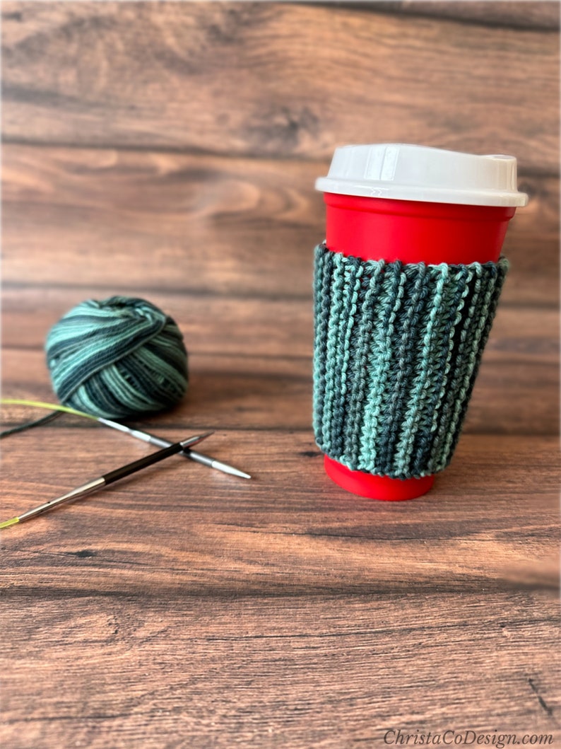 Beginner Knitting Pattern for Basic Coffee Cozy, Worsted Yarn Cup Sleeve, Eco-Friendly Mug Warmer imagen 4