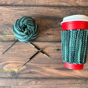 Beginner Knitting Pattern for Basic Coffee Cozy, Worsted Yarn Cup Sleeve, Eco-Friendly Mug Warmer imagen 5