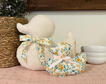 Pluche boerderijeend en eendje; Babykamerdecoratie eendje