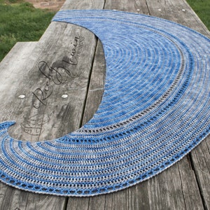 Crochet shawl pattern, crochet pattern, shawl pattern, crochet shawl, fingering crochet, crescent, pattern shawl, Between the Lines Shawl