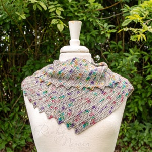 Crochet shawl pattern, crochet pattern, shawl pattern, crocheted shawl, triangle crochet shawl, shawl pattern crochet, Stepping Stones Shawl