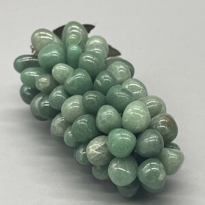 Maravilloso racimo de uvas verdes realizado a mano piedra preciosa aventurina 106,7 gm 8 X 3 cm obra orfebrería Arte y Antigüedades Xarreque