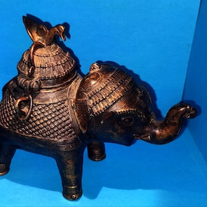 Incensario,zoomorfo, escultura antigua, elefante de la suerte, trompa arriba, magnífico quemador incienso, botafumeiro, turibulo, turifero