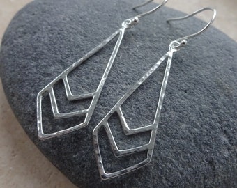 Boucles d'oreilles pendantes Art déco en argent sterling à chevrons