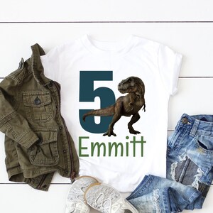T Rex 5. Geburtstag Shirt, Dinosaurier fünfter Geburtstag Shirt, Tyrannosaurus Rex Geburtstag Baseball Raglan personalisiert mit Namen