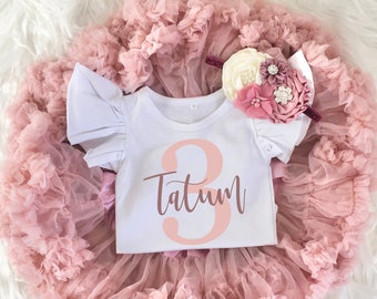 Tenue personnalisée tutu rose et mauve pour fille pour le 3e anniversaire, body justaucorps manches flottantes, bandeau pelucheux tenue jupon