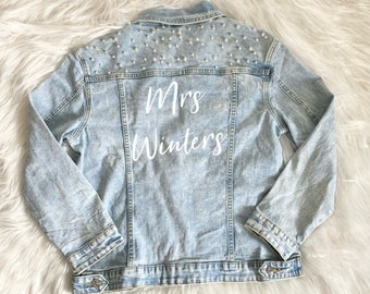 Personalized Mrs Pearl Denim Jacket, Personalised Jean Jacket with Pearls, Wedding Day Jacket, Bride Denim Jacket, Country Wedding