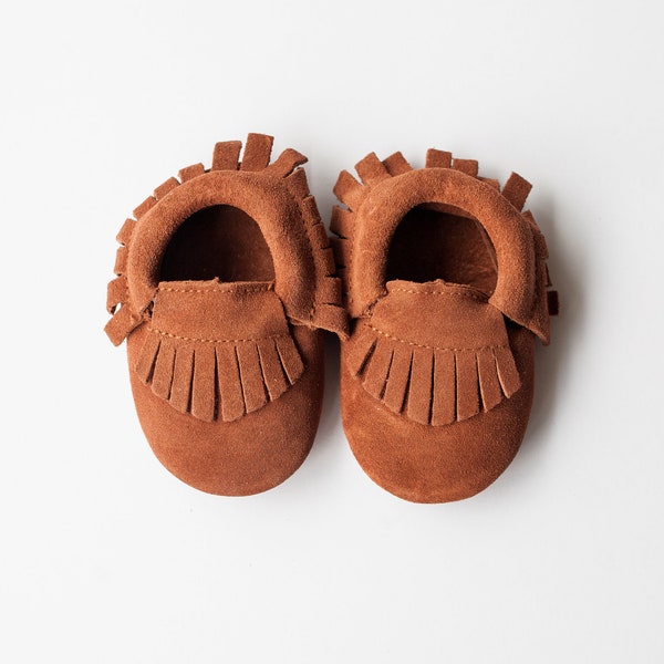 Genuine Leather Suede Brown Baby Mocs Mocs Baby Shoes Soft Sole Shoes Toddler Mocassins 1er anniversaire Baby Photographie