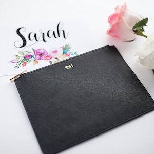Pochette en cuir Saffiano, Blush Rose Noir Meilleur Ami Cadeau d’anniversaire personnalisé Écriture en or rose, Cadeau de Noël pour sœur, Fête des mères