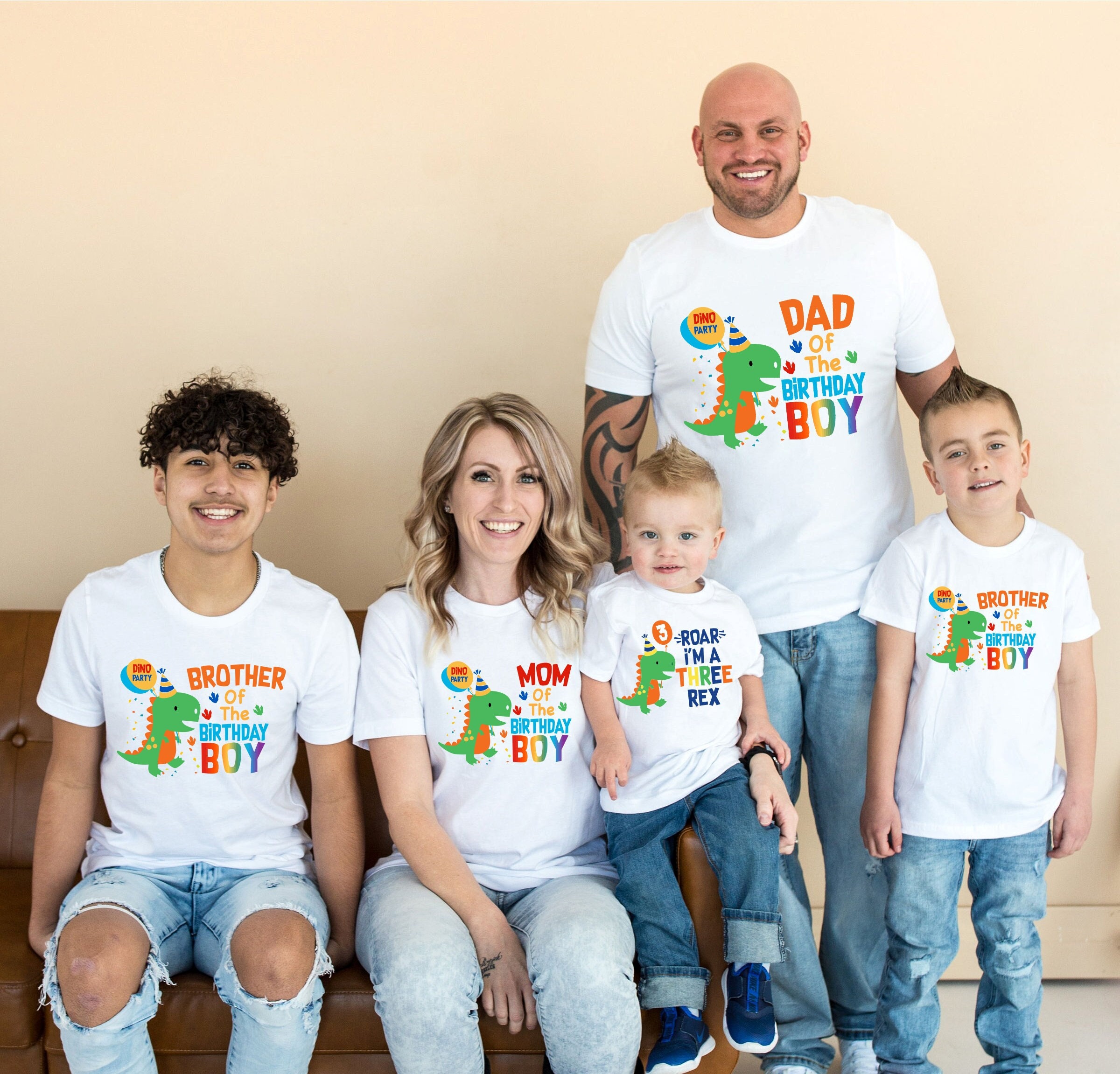 Camisas de cumpleanos familiares a juego de dinosaurios One a saurus Rex Two a saurus Rex Three Rex Dino Family Shirts mama y papa del cumpleanero Etsy Espana