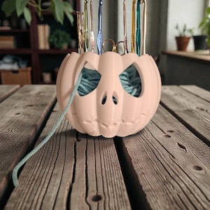 3D Printed Skeleton Yarn Bowl | Spooky Skull Yarn Holder | Crochet & Knitting Gift for Crafters