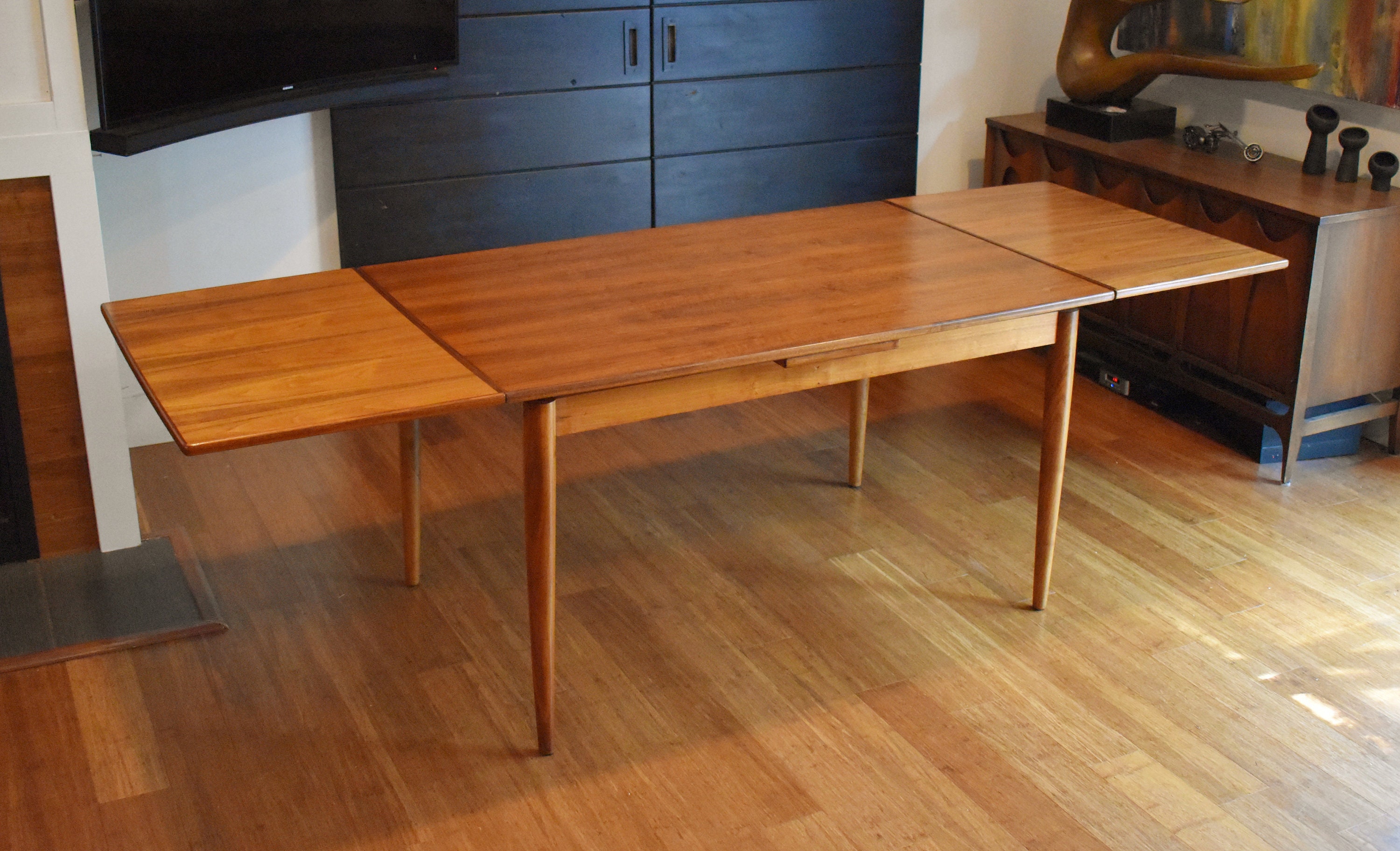 Extend Your Space With An Extendable Teak Dining Table