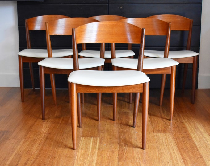 Six restored Danish teak curved-back dining chairs by Jydsk Mobelindustri, circa 1960s