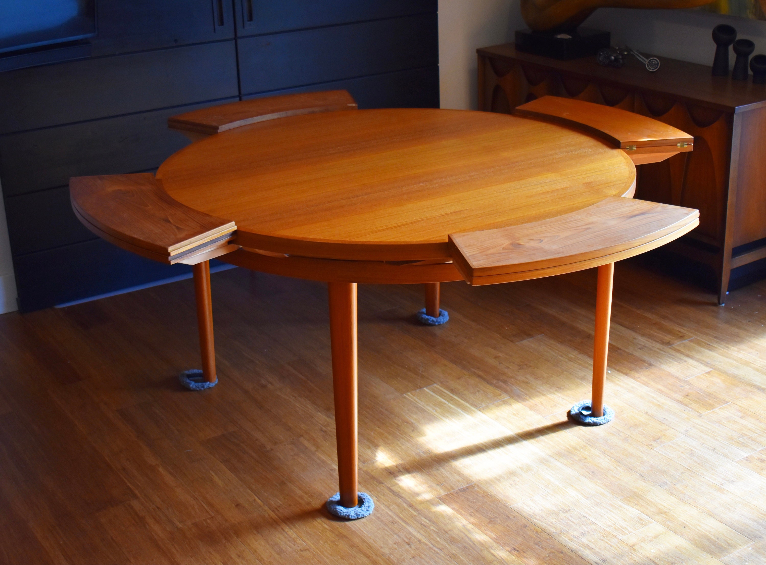 Dyrlund table deals
