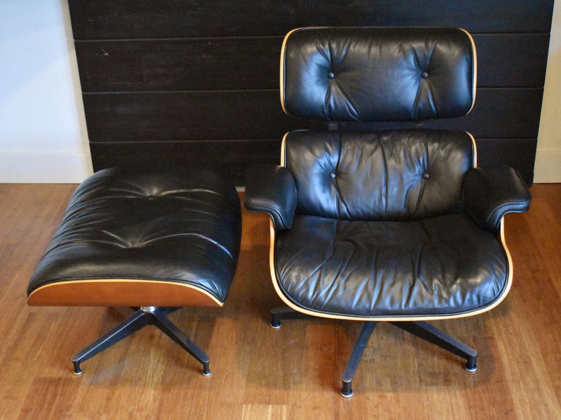 Restored Eames cherry lounge chair and ottoman by Herman Miller, circa 2002 immagine 7