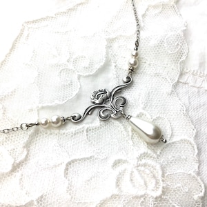Art Nouveau white pearl chandelier necklace romantic victorian style antiqued silver plated pearl chandelier necklace