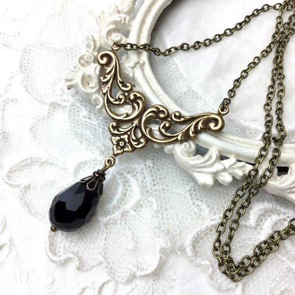 Collier de lustre en forme de larme noire Collier de style victorien