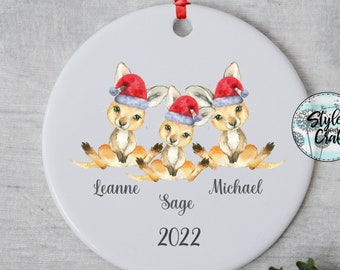 Familie Kangoeroe Kerstornament, Aussie dier keramiek of aluminium, dubbelzijdig paarornament, gepersonaliseerde namen en boodschap