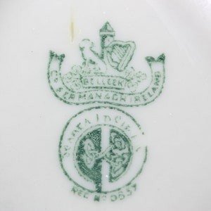 Plat de coeur en porcelaine irlandaise Belleek, 1ère marque verte 1946-55, plat de service de bonbons/noix, trinket catch all, cadeau de la Saint-Valentin, PetesNeatOldStuff image 4