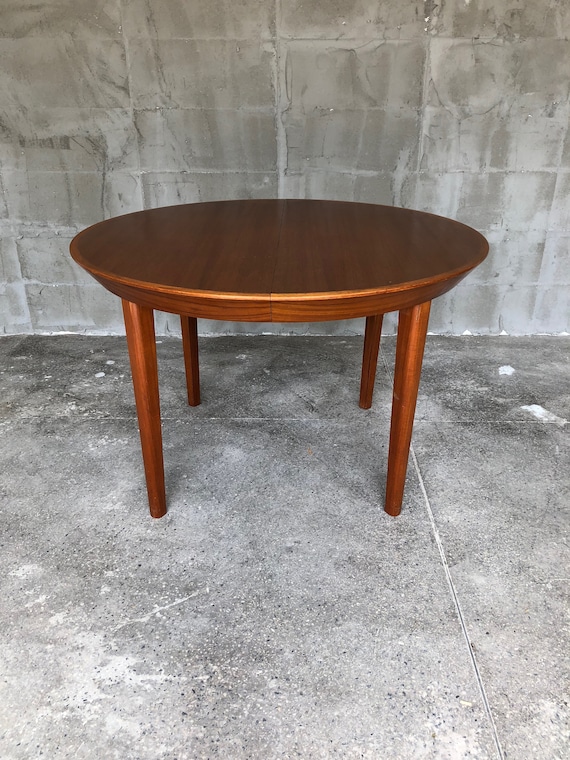 Vintage extendable sale table