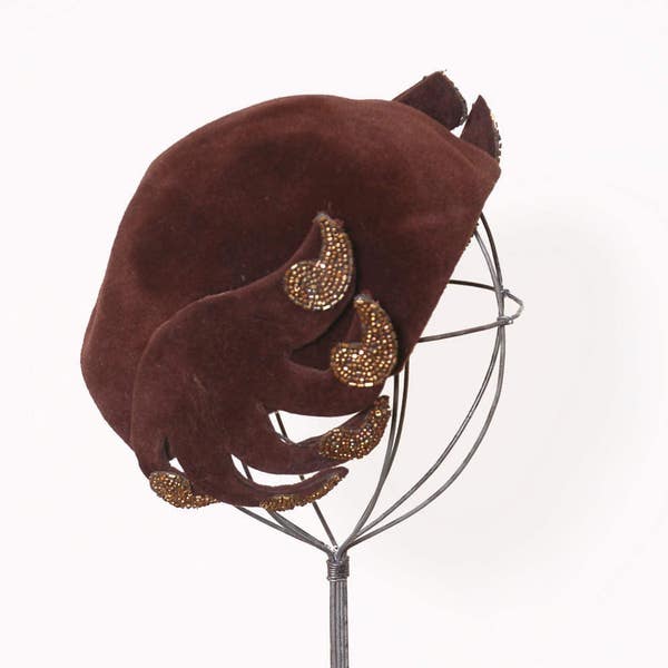 Vintage 30s mocha beaded fascinator / Whimsical wing hat / copper carnival beads / 30s velour flapper hat
