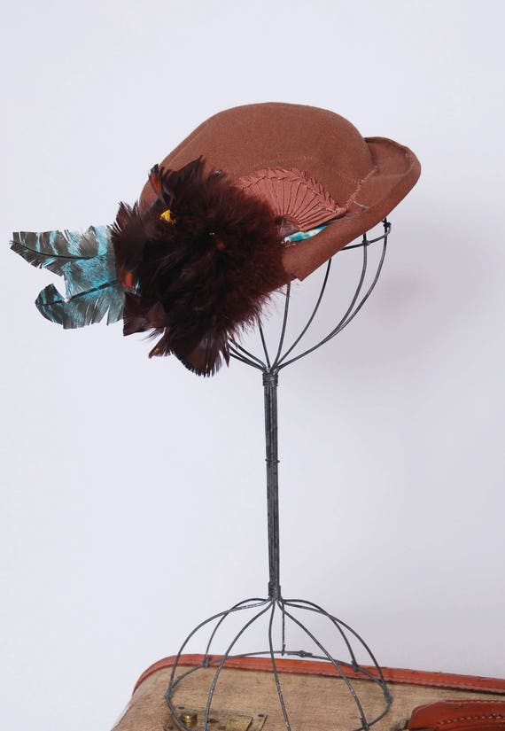 Vintage 30s chocolate felt hat / 30s feather hat