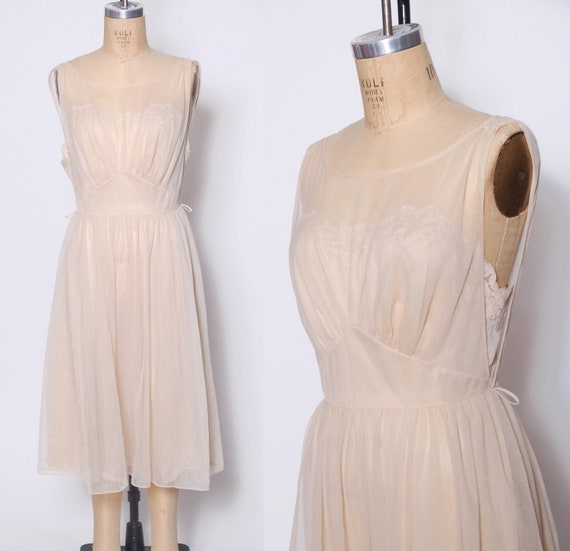 Vintage 60s nightgown / Vanity Fair nightgown / 60