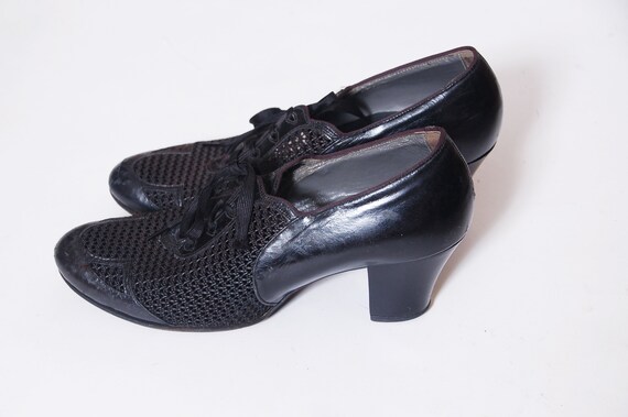 Vintage 30s shoes / black leather shoes / mesh toe