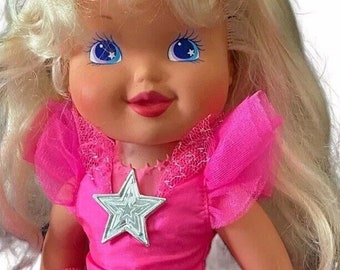 トップス Her lip to Bloom Two-Way Top doll-pink Barbie Fashionistas Doll #228, Blind Doll Wearing Pink Top