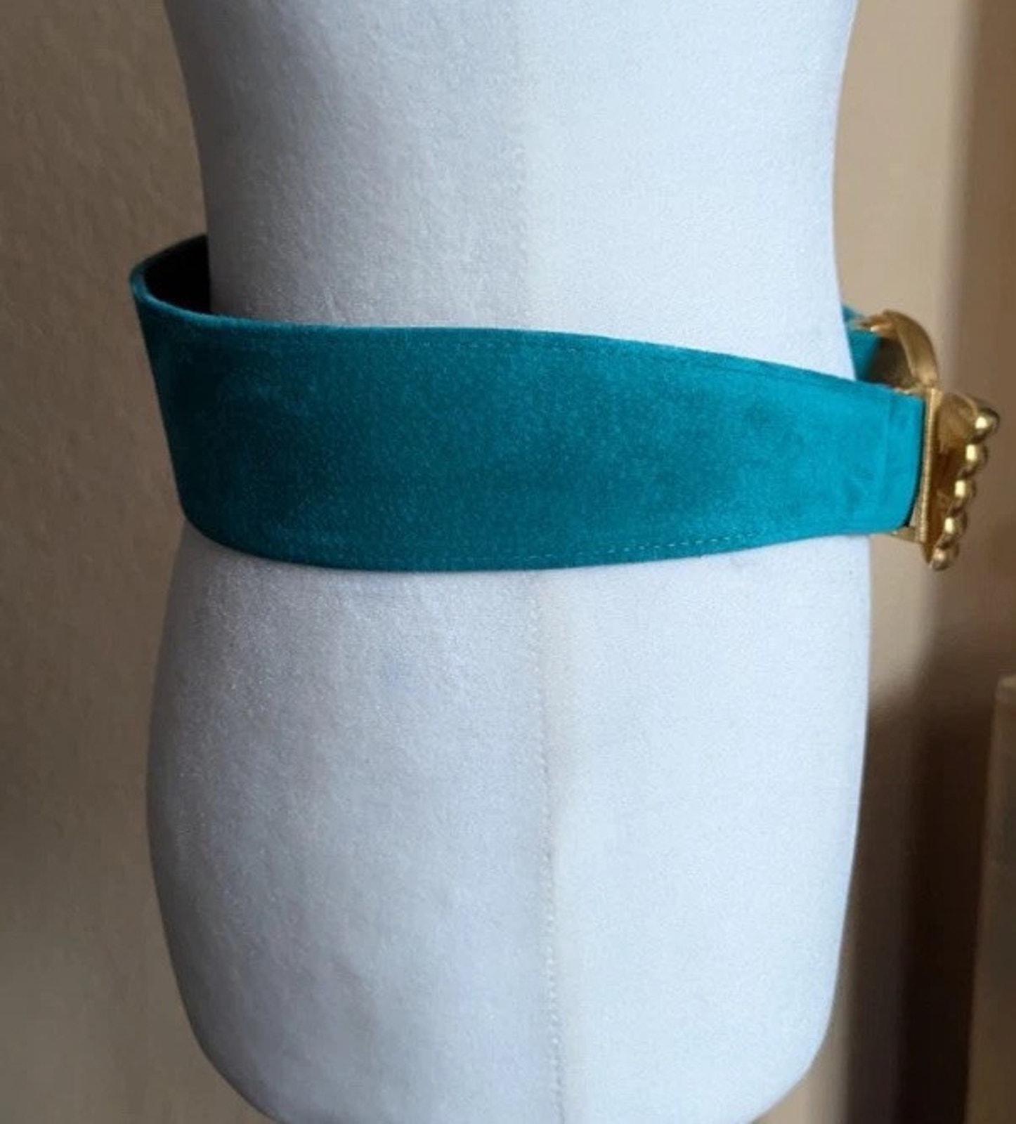 Vtg Carlisle Teal Blue Suede leather belt gold tone buckle Women S 80s 90s Vtg Carlisle Teal Blue Suede Leather Belt Gold Tone Buckle  main image 3