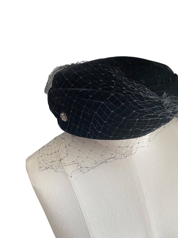 Vintage 1940s pillbox hat netting Mesh velvet Women F… Gem