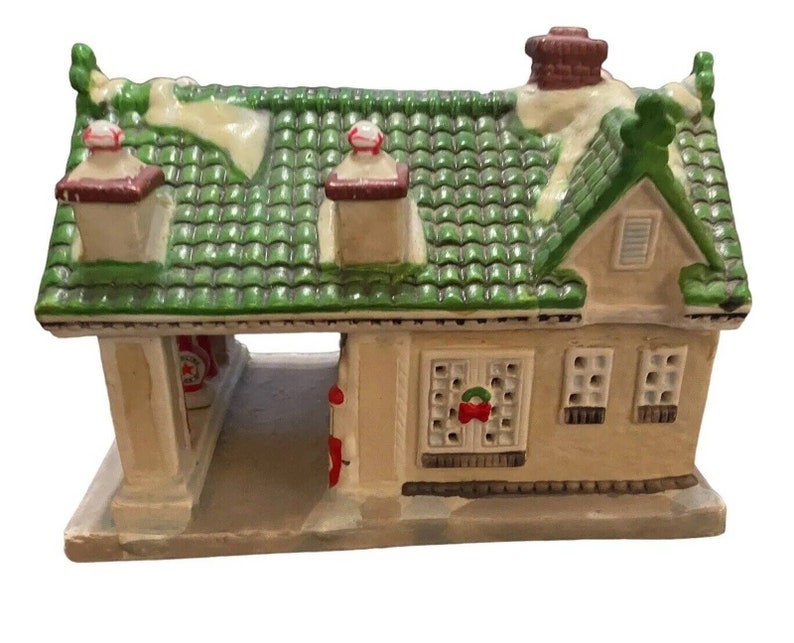 Texaco town filling station christmas