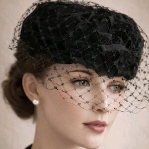 Black pillbox fascinator hat delicate mesh veil. Bow. Mid Century. 50’s 60’s Black Pillbox Hat Woven With Veil and Bow Union Made 50s 60s  main image 4
