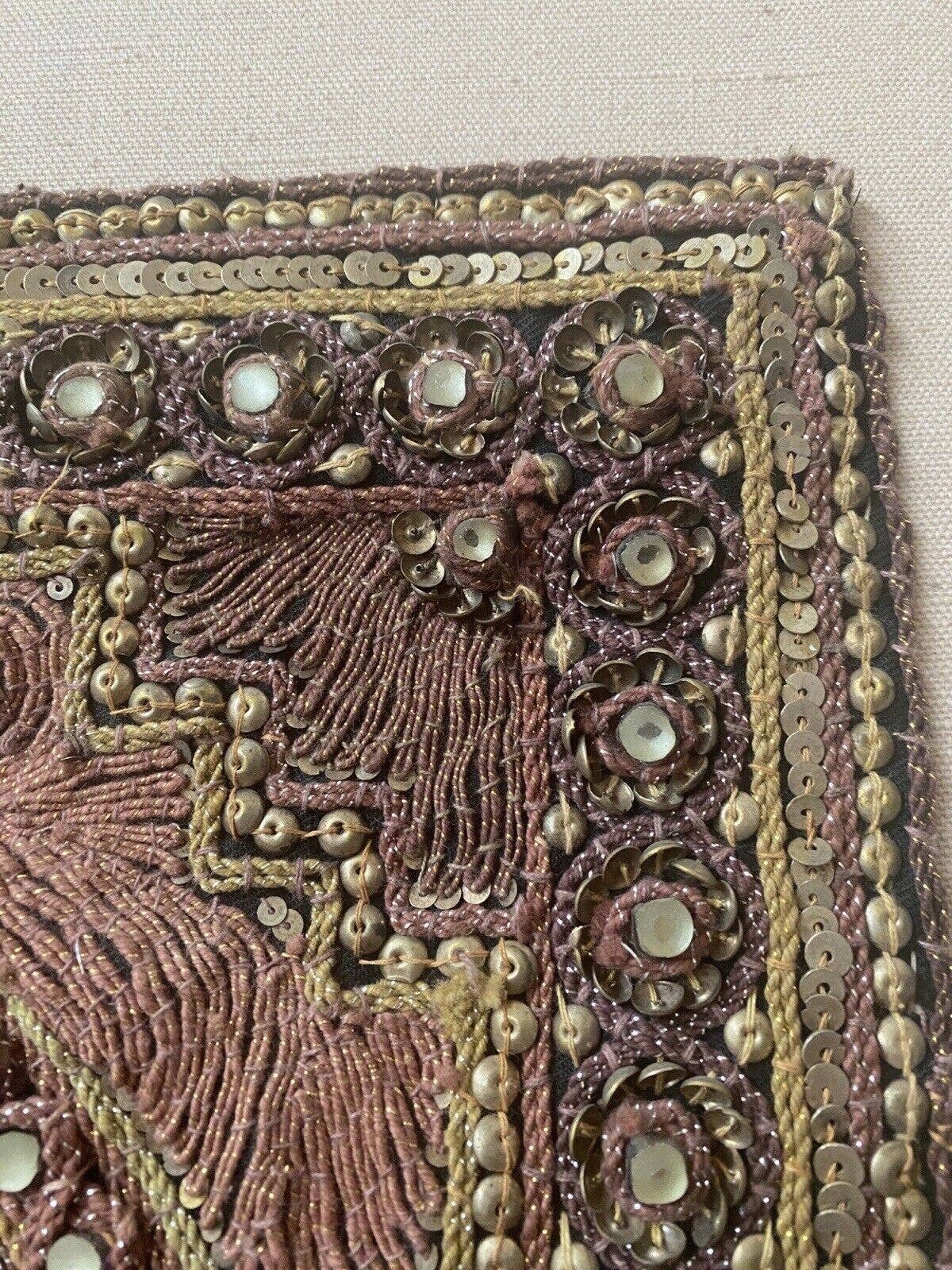 Tapisserie murale décorative asiatique, birmane, Kalaga a decor de signes du zodiac et apsara danseurs thai - France