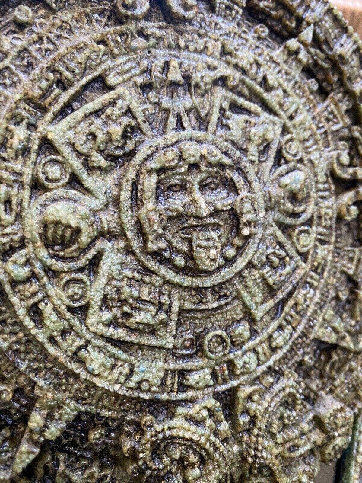アステカ暦の太陽の石の彫刻の壁の庭の芸術の装飾彫刻メキシコの工芸品