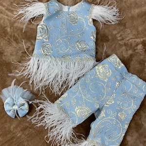Girls ourfit | girls feather ourfit | baby take home outift | girl birthday outfit | first birthday | its a girl | baby girl | princess