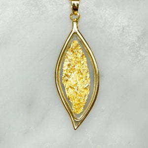 Australian 24 Carat Gold Leaf Pendant, Gold Necklace, Australian Souvenir, Gold, Gift, Gold Jewellery, Fashion Jewellery