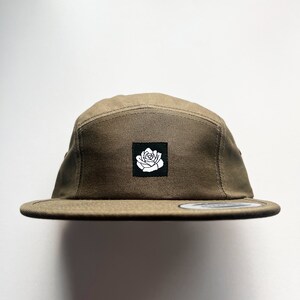 Stärke & Herz - Olive/Schwarz, Rose 5 Panel Camp Hat