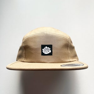 Strenge & Herz Khaki/Schwarz, Rosa 5 Panel Camp Hat