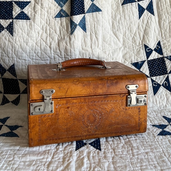 Vintage Leather Train Case Vintage Tooled Leather Makeup Case Western Wear Travel Suitcase Jewelry Case Southwestern Purse Accessories