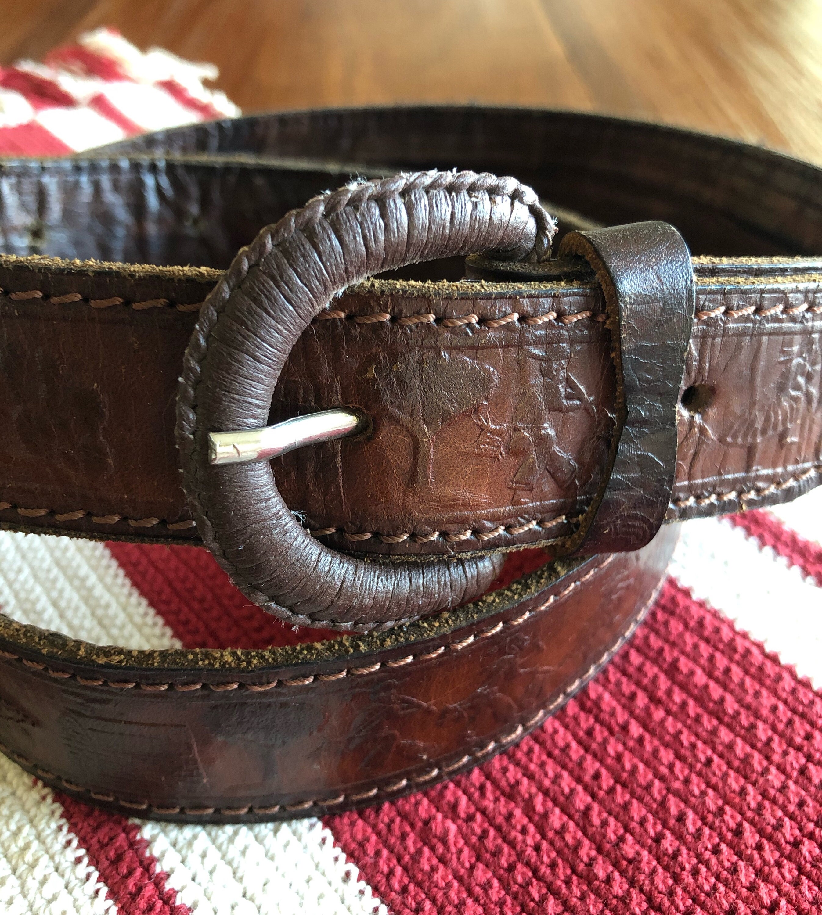 Vintage Southwestern Belt Vintage Stamped Leather Belt Large  display picture 2