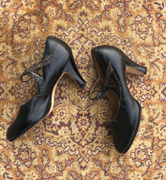 Women‘s Vintage Leather Shoes