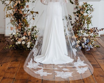 Marie Veil/ flower lace veil, bing flower embroidery, romantic, simple, elegant, minimal, wedding veil, bridal veil, vintage style veil