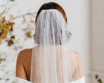 Laurella Veil/ multi-size pearl veil, handmade veil, romantic veil, elegant, wedding veil, bridal veil, minimal veil, simple veil, 1-tier