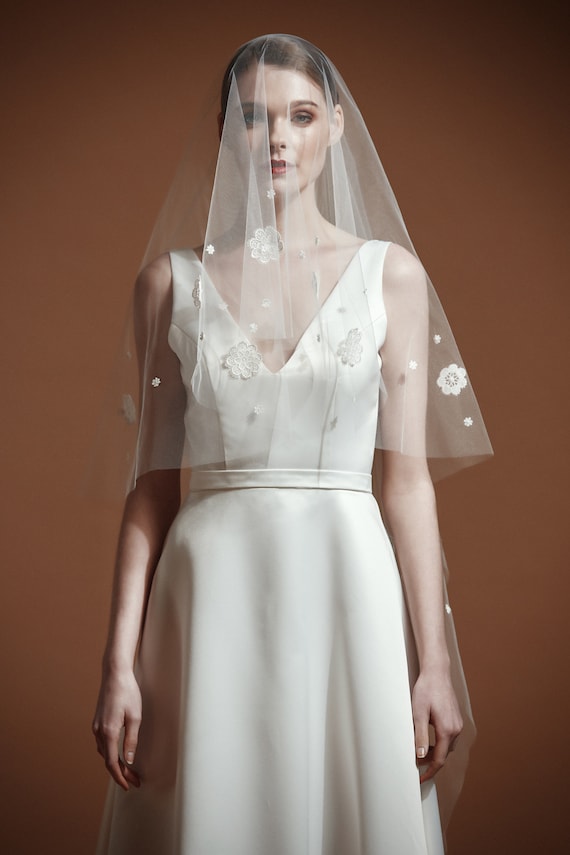 Sprinkle wedding veil Doesn main image 2