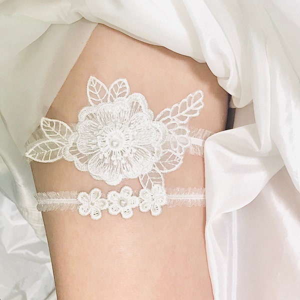 Camelia lace with pearl wedding Garter set/ Bridal Garter/toss garter/keepsake, wedding gift, wedding gift, floral lace garter set