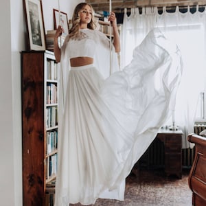 Charlotte Cape / Wedding cape, bridal cape, chiffon cape, cape, long cape, simple cape, simple chiffon cape, classic bridal cape