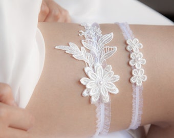 Chrysanthemum flower lace with little flowers garter set, wedding garter, bridal garter, keepsake garter, toss garter, wedding gift, pearls