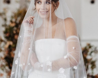 Catherine Blusher Veil/ wedding veil, lace veil, bridal veil, romantic veil, flower veil, floral veil, pearl veil, 2-tier veil, simple veil