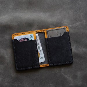 Cartera plegable vertical de cuero italiano / Tarjetero de 4 bolsillos hecho a mano / Cartera de cuero delgada de estilo minimalista / Pueblo negro y amarillo